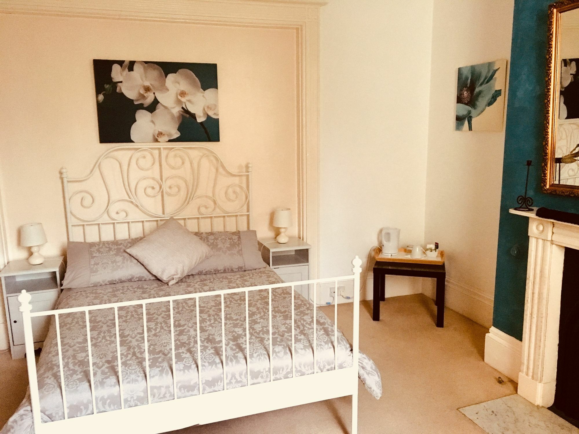 Bentons Guest House เชลเทนแฮม ภายนอก รูปภาพ